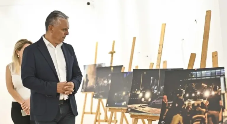 15 Temmuz’un Tanıkları Objektiflerde: Muratpaşa’da Sergi Açıldı

