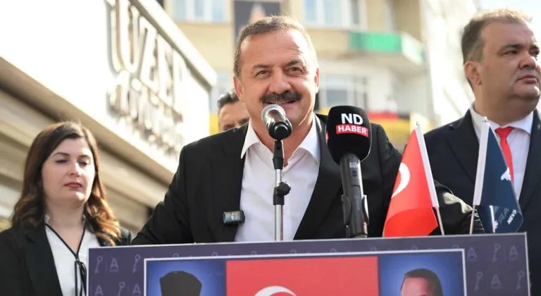 A Parti Genel Başkanı Ağıralioğlu Nevşehir’de esnafı dinledi, İl Binasını açtı
