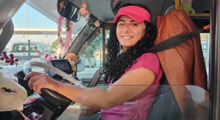 Adana Yollarında Kadın Dolmuş Şoförü Şaşırttı
