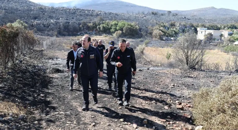 AFAD Başkanı Pehlivan, Çeşme'de yangın bölgesinde