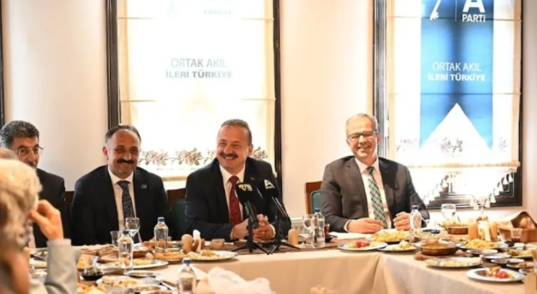 Ağıralioğlu'nun terörsüz Türkiye sürecine ilişkin referandum çağırısı sürüyor