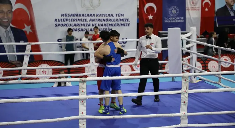 Ağrı'da 'İsmet Sarı Genç Erkekler Türkiye Ferdi Boks Şampiyonası' başladı!
