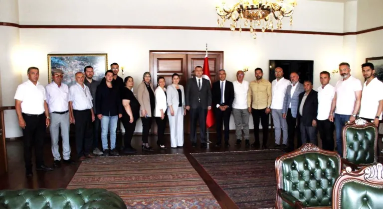 AK Parti Beypazarı İlçe Teşkilatından Kaymakam Ünal Coşkun’a ziyaret