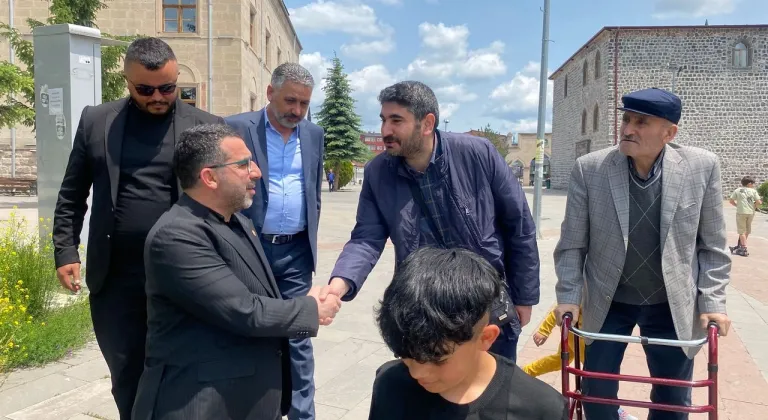 AK Parti Kars Milletvekili Adem Çalkın’dan vatandaşlara bayram ziyareti