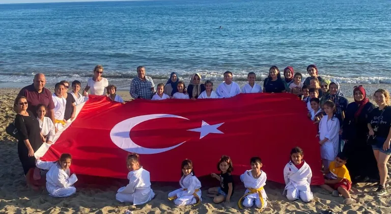 Alanya sahilde karate rüzgarı esti