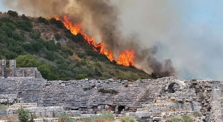 Antalya alev alev: Muratpaşa, Aksu ve Manavgat’ta eş zamanlı yangın!