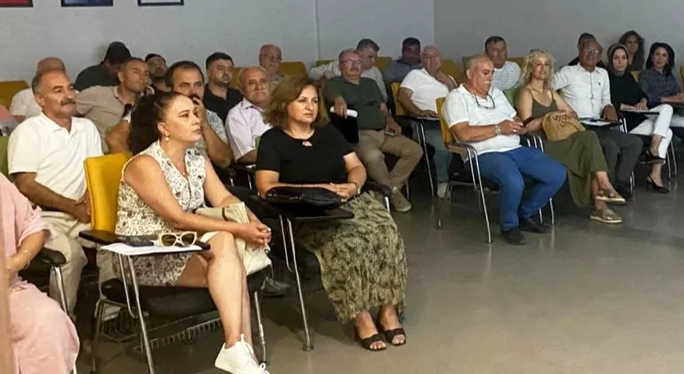 Antalya Muratpaşa'da muhtarlara tebligat yazma eğitimi