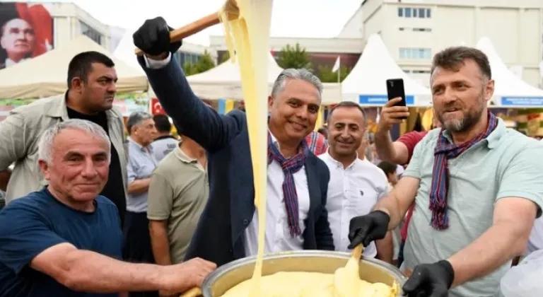 Antalya Muratpaşa’da “Yöreler Renkler” Şenliği Coşkusu