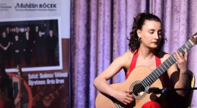Antalya’da Gitar Orkestrasından Müzik Ziyafeti

