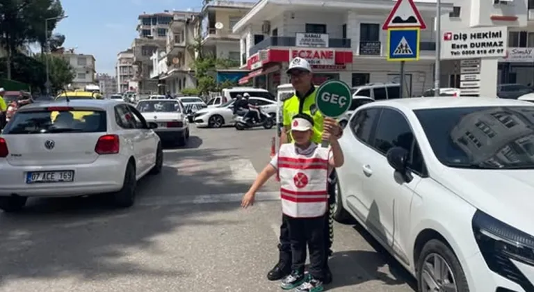 Antalya’da miniklere trafik bilinci aşılandı