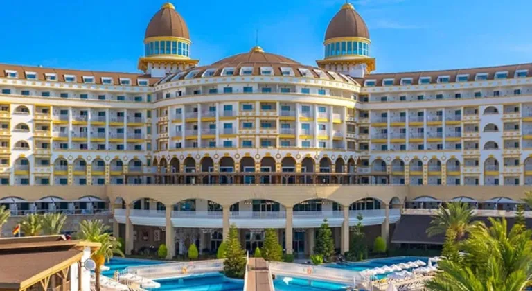 Antalya’da turist sayısı alarm veriyor: Belediyenin eksikleri krizi derinleştiriyor