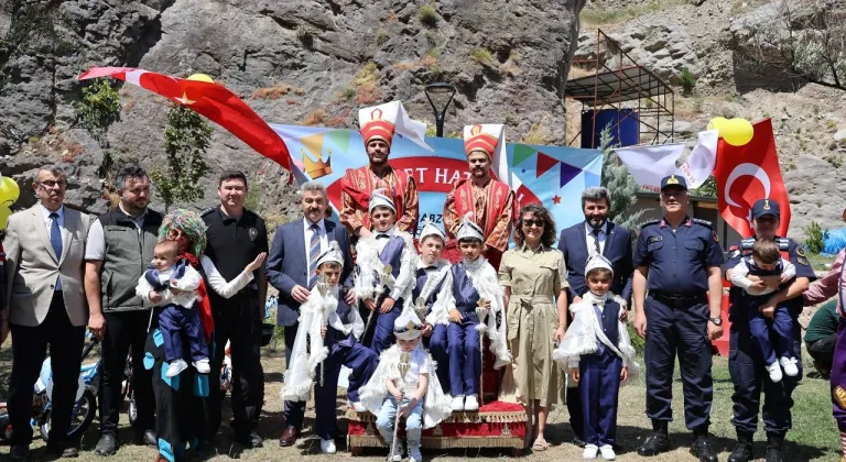 Artvin'de 18 çocuk için toplu sünnet şöleni gerçekleştirildi