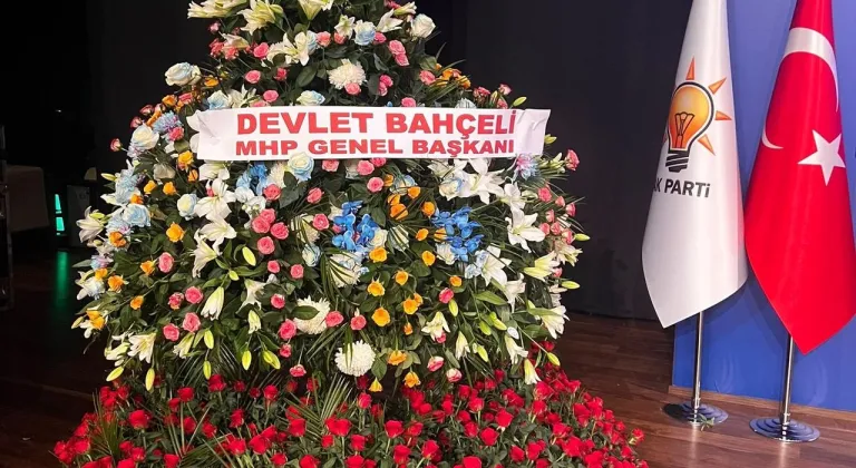 Bahçeli'den AK Parti'nin 24. kuruluş yıl dönümüne özel çiçek hediyesi