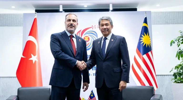 Bakan Hakan Fidan, ASEAN Zirvesi kapsamında mevkidaşlarıyla Kuala Lumpur’da buluştu