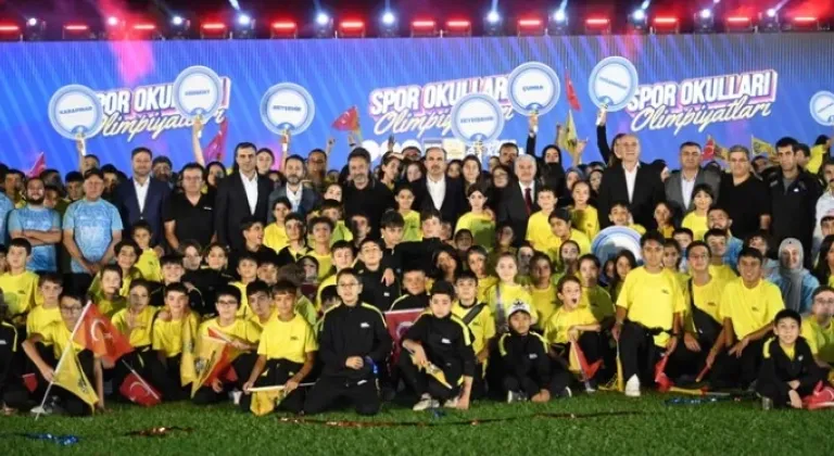 Başkan Altay, “Spor Okulları Olimpiyatları”na Katılan Gençleri Tebrik Etti