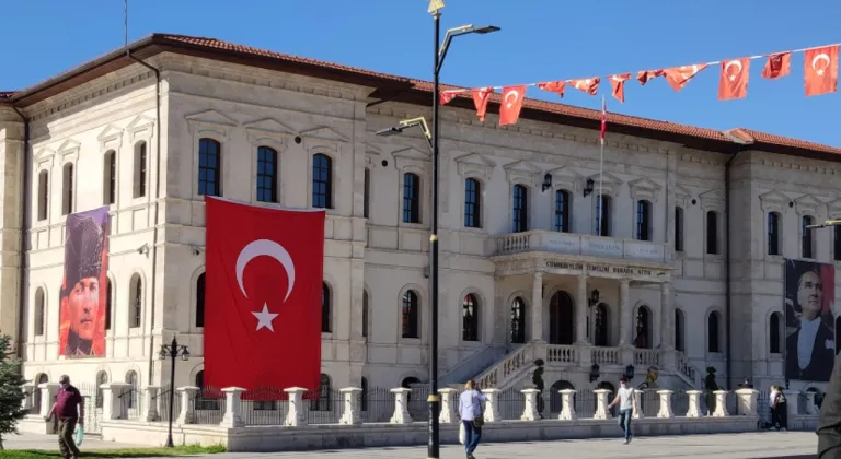 Başkan Hakan Bakar: Cumhuriyet meşalesi yolumuzu aydınlatmaktadır