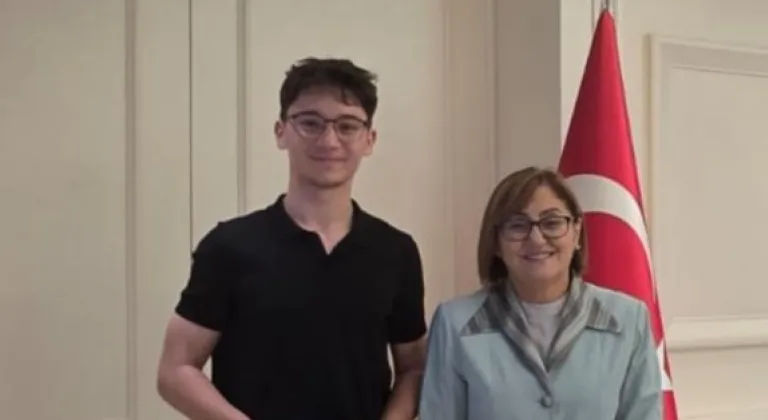 Başkan Şahin, Su Sızıntılarına Akıllı Çözüm Üreten Genç Mucidi Konuk Etti 