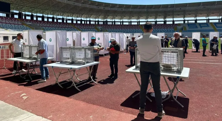 Burdur MAKÜ Stadyumu'nda renkli yarış!