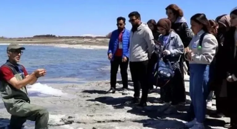 Burdur'da öğrenciler kuraklığı gözleriyle gördü