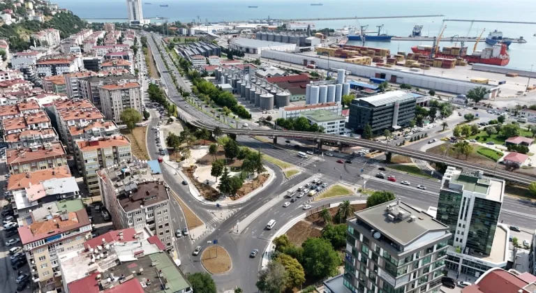Büyükşehir’den Gençlik Parkı Kavşağına Etkili Dokunuş 