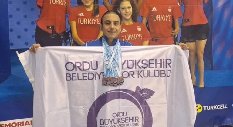 Yüzme Şampiyonu Yusuf Efe Gündüz Milli Takıma Seçildi