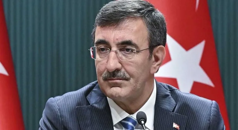 Cevdet Yılmaz: Türkiye'yi büyüten tüm işçi ve emekçi kardeşlerimize gönülden teşekkür ediyorum