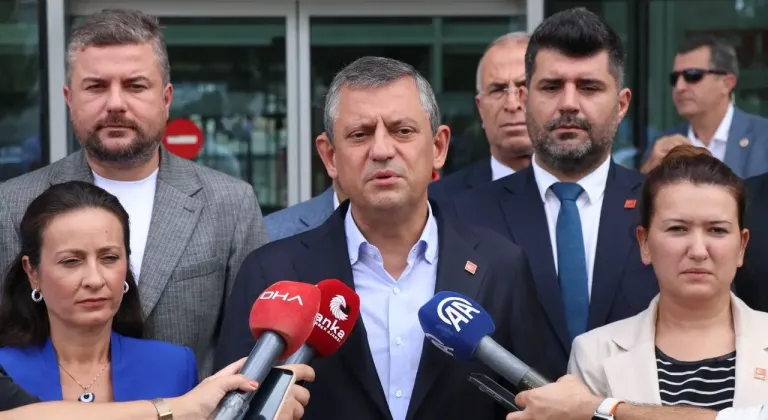 CHP Genel Başkanı Özel'den İmamoğlu'na Silivri Ziyareti