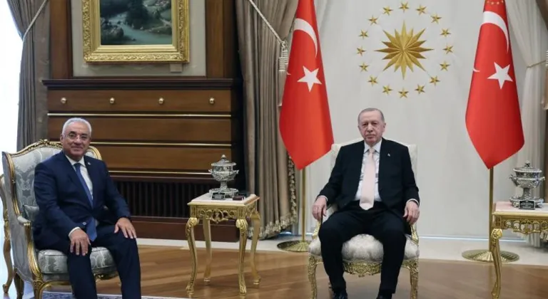 Cumhurbaşkanı Erdoğan, DSP Genel Başkanı Aksakal ile görüştü