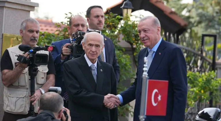 Cumhurbaşkanı Erdoğan’dan MHP Lideri Bahçeli’ye konutunda ziyaret