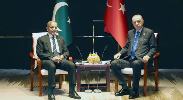 Cumhurbaşkanı Erdoğan'ın Çin'de diplomasi trafiği: Pakistan Başbakanı Şerif ile görüştü