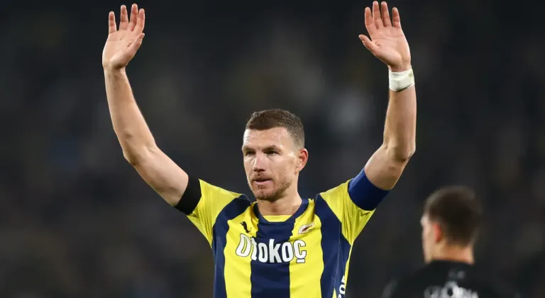 Edin Dzeko'dan yeni takımı Fiorentina'da ilk açıklama: Kenara atılacak bir oyuncu değilim