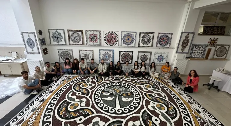 Elma ağacı mozaiği Amasya'da hayat buldu