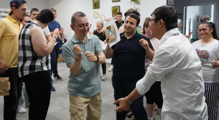 Engelsiz Yaşam Merkezi’nde karne heyecanı