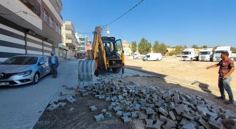 Eyyübiye'de gece gündüz yol çalışması