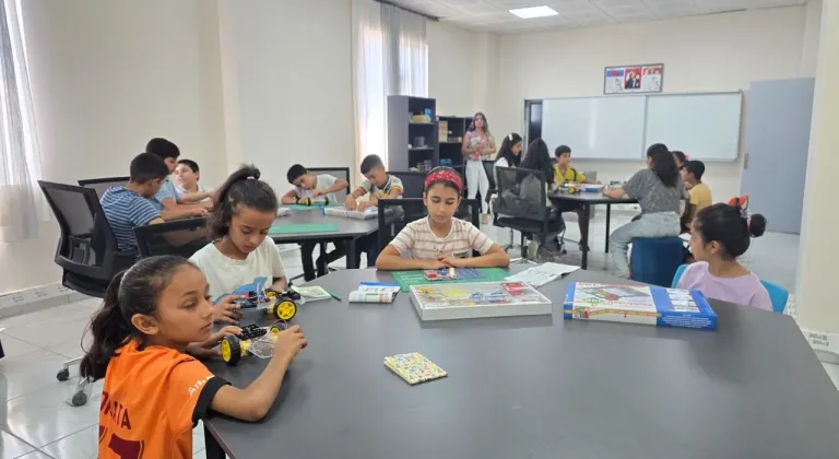 Eyyübiyeli çocuklar robotik kodlama öğreniyor