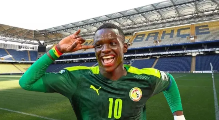 Fenerbahçe’nin ilk transfer bombası: 17 yaşındaki Diouf’a 5 yıllık sözleşme