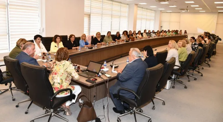 Girişimci kadınlar Isparta'da geleceği konuştu