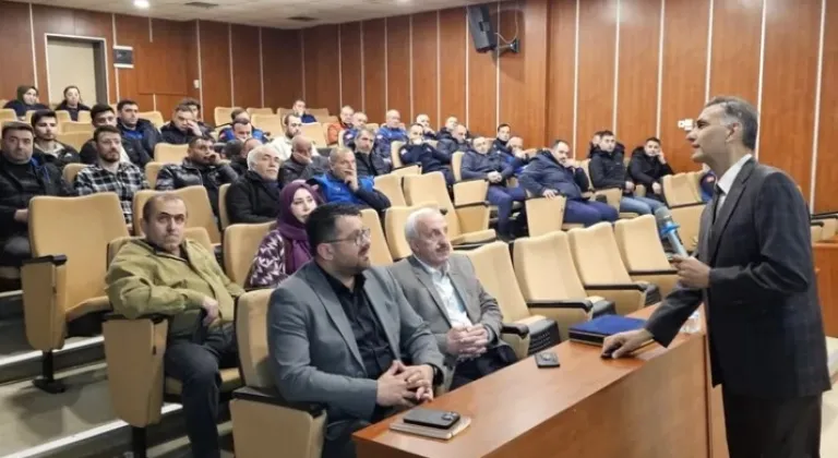 Gölcük Belediyesi Personeline Yönetme Sanatı Eğitimi Verildi