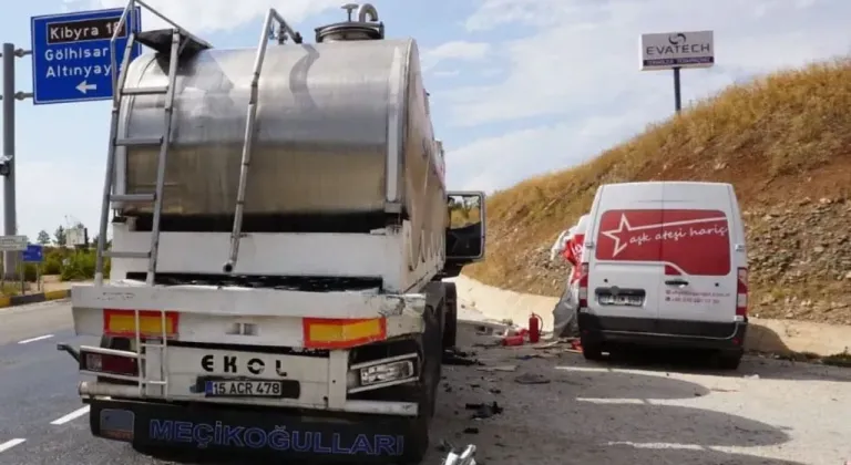Gölhisar’da zincirleme kaza: 1 yaralı