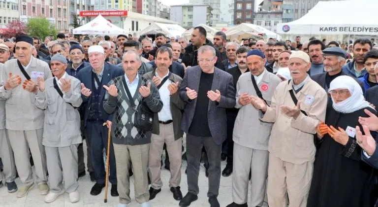 Hacı adayları Kars'tan 