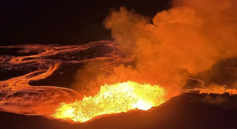 Hawaii'de Kilauea yanardağı yeniden lav püskürttü
