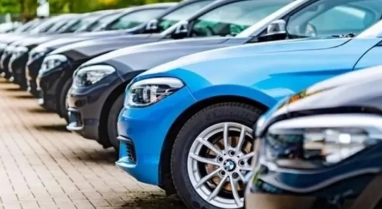 İkinci El Otomobilde Fiyatlar Görünürde Yükseliyor, Gerçekte Geriliyor









