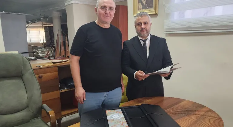 İsmail Karakaş’a tarihî emanet: Kudüs’ün Osmanlı Tapusu hediye edildi