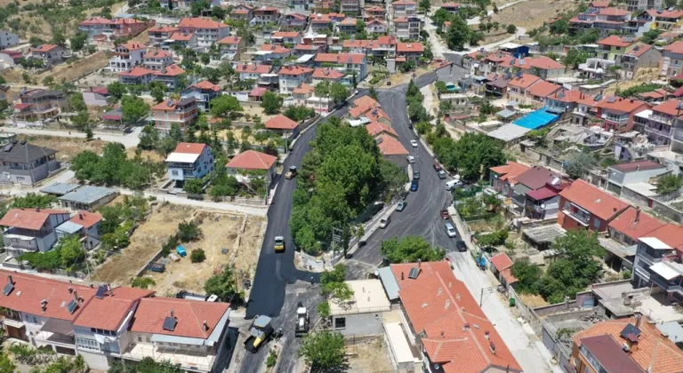 Isparta Valisi Erin, Uluğbey köyü'ndeki asfalt çalışmalarını yerinde inceledi