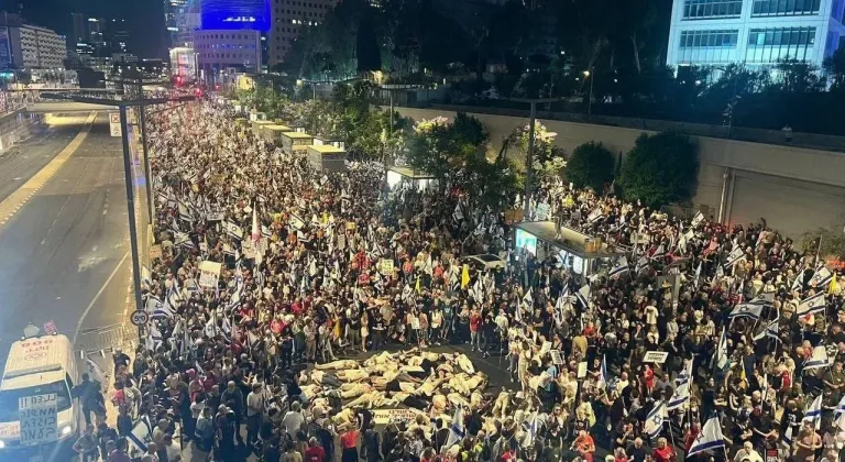İsrail’de hükümet karşıtı grev ve protestolara 1 milyondan fazla katılım