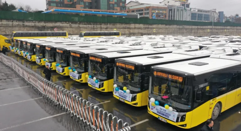 İstanbul’da özel halk otobüsleri kontak kapattı: Duraklarda yoğunluk yaşanıyor
