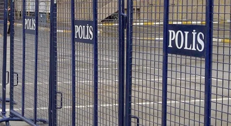 İzinsiz gösteride pankart taşıyan 3 kişiye 4 yıla kadar hapis talebi