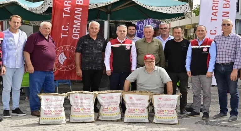 İzmir'de ayçiçeği üreticilerine yerli tohum desteği