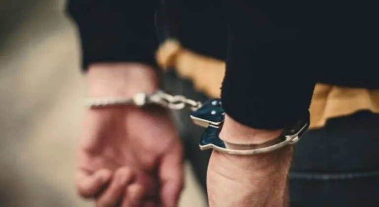 İzmir’de uyuşturucu operasyonu: 3 şüpheli yakalandı