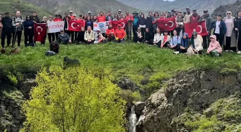Kağızman doğasında 66 doğasever zorlu parkuru tamamladı